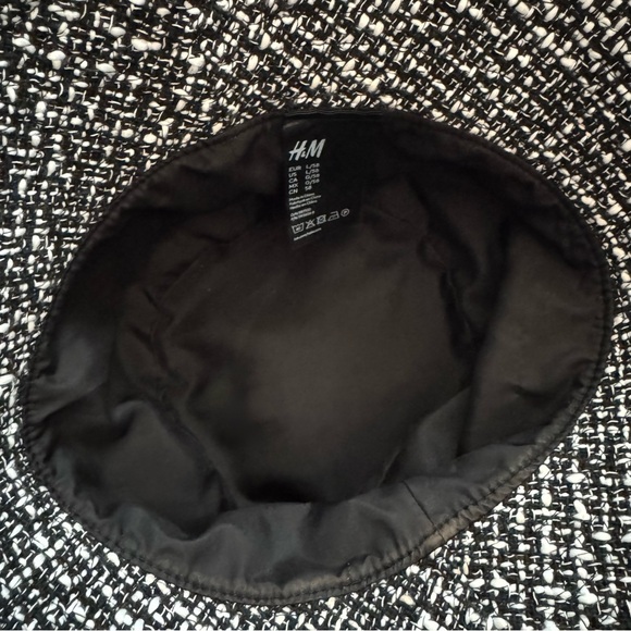 H&M Women's Black and White Textured Tweed Bucket Hat Size L - Picture 10 of 16